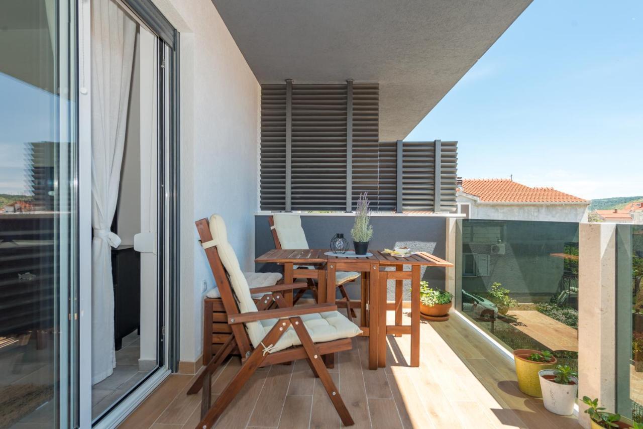 New And Chic Place Near Old Town Of Trogir Exterior foto